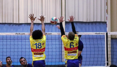 Una victoria sobre FC Barcelona hace soñar a Ushuaïa Ibiza Voley con los play-off