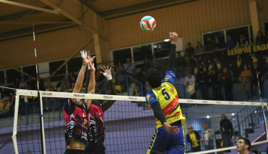 Ushuaïa Ibiza Voley se lleva el duelo de perseguidores de la SVM 