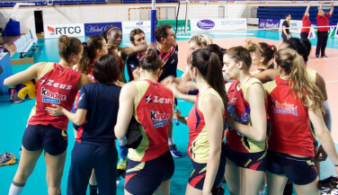 La selección femenina aterriza en Montenegro 