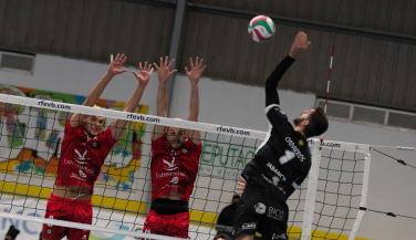 El opuesto de Intasa San Sadurniño Arnau Caparrós, MVP de la 10ª jornada de SM2