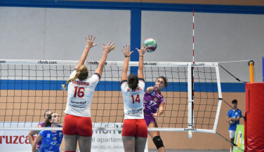 Mairena Vóley Club derrota a CD Cisneros en tres sets 