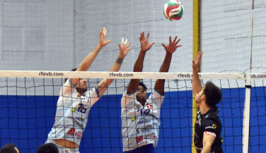C.V Mediterráneo sigue invicto en casa tras ganar al SEDKA Novias Villena Petrer por 3-2.