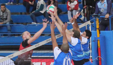 CV Melilla gana en el tiebreak a un buen Conectabalear CV Manacor