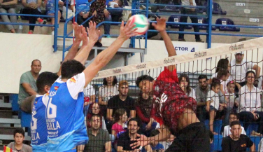 CV Melilla obtiene su primera victoria