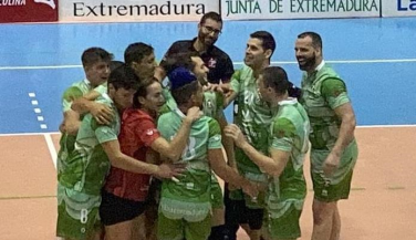 Extremadura Grupo Laura Otero vence en el tiebreak a Intasa San Sadurniño