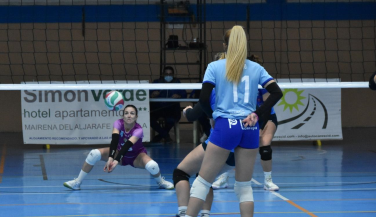 Mairena Vóley Club remonta para vencer el derby andaluz