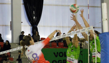Naturhouse Ciudad de Logroño derrota en tres sets a Feel Volley Alcobendas 