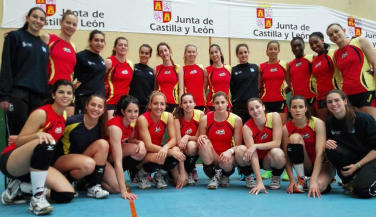 La selección absoluta femenina continúa su preparación con un amistoso en Palencia
