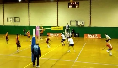 Rotogal Boiro se lleva el derby de la pista de Kinessis Fisioterapia Oleiros 