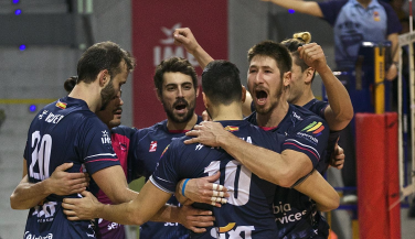 El Urbia Voley Palma despide el año ante su afición sumando la décima  victoria consecutiva