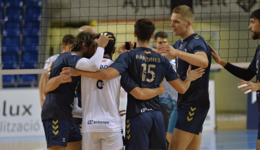 Club Voley Palma consigue con solvencia su primera victoria de la temporada