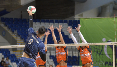 Club Voley Palma saca un punto de su primer partido en Superliga