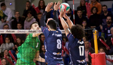 Golpe de autoridad de Urbia Voley Palma 