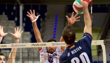 Los equipos de cabeza de Superliga masculina no ceden 