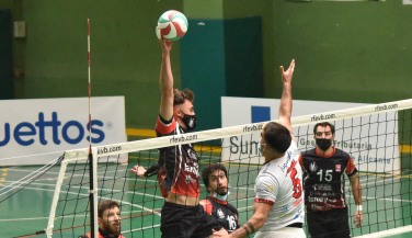 FamilyCash Xátiva se lleva el derby en Petrer