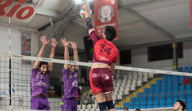 El opuesto de Arenal Emevé José Luis Linares, MVP de la penúltima jornada de la SVM
