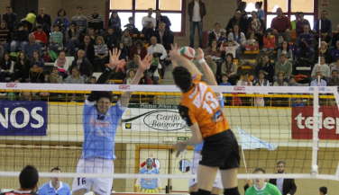 Unicaja Almería y CAI Voleibol Teruel, a la final por la vía rápida