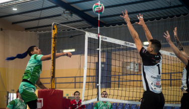 Gran remontada de Extremadura Grupo Laura Otero en la pista de CV Sayre