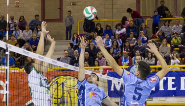 Unicaja Costa de Almería se lleva el triunfo de Los Pajaritos