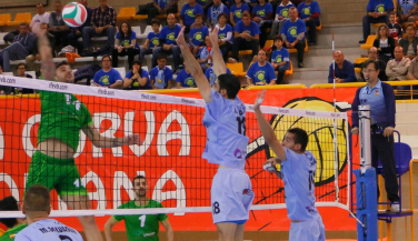 Los favoritos sufren para mantenerse invictos en la Superliga Masculina