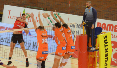 Importante victoria del  Club Voleibol Teruel en el último partido de la primera vuelta
