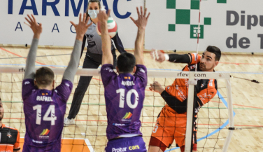 Nueva y trabajada victoria del Club Voleibol Teruel en el inicio de la segunda vuelta de la competic