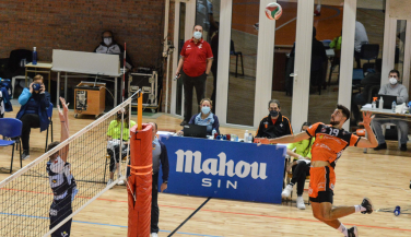 Nueva victoria del Club Voleibol Teruel que le mantiene líder una semana más