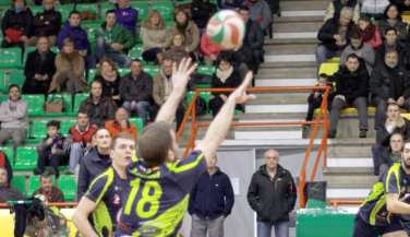 Cabezón de la Sal vibra con un Voley Textil que gana y engancha