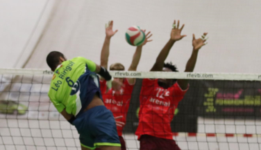 Voley Textil Santanderina cae en un ajustado partido ante Arenal Emevé
