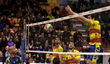Ushuaïa Ibiza Voley derrota a Textil Santanderina La Gallofa en un disputado encuentro