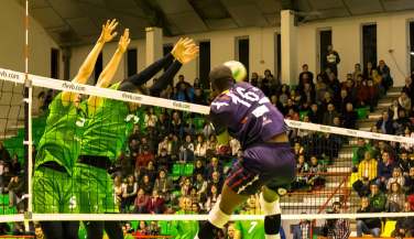 El saque de Unicaja Almería no da opción al Voley Textil Santanderina