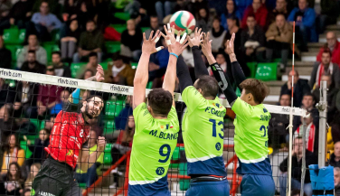 Voley Textil Santanderina se atasca y vuelve a perder en casa