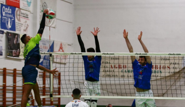 Voley Textil Santanderina cae ante Melilla en el tie break.
