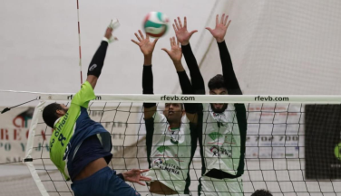 Voley Textil Santanderina da la cara ante un implacable Unicaja Costa de Almería