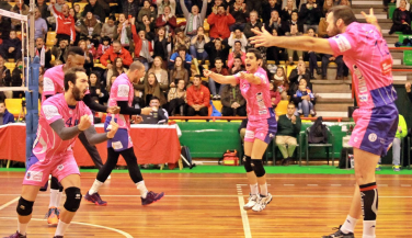 La ilusión no fue suficiente para el Voley Textil Santanderina, que se queda sin Copa.