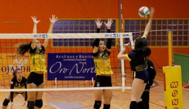CV Torrelavega se agarra a la parte alta de la tabla