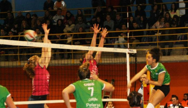 CV Torrelavega pierde la imbatibilidad ante Figaro Haris Tenerife 