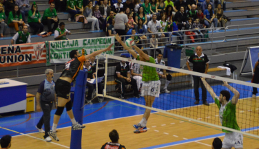 Unicaja Almería supera a CAI Voleibol Teruel y se acerca al título de SVM 