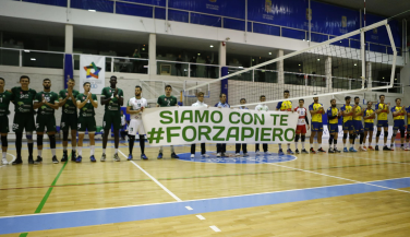 Unicaja Costa de Almería y Ushuaïa Ibiza Vóley rinden tributo a Piero Molducci