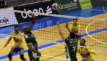 Unicaja Almería golpea primero en un ajustado encuentro