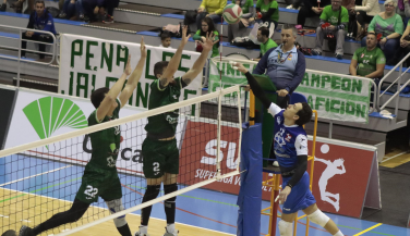 Unicaja Costa de Almería defiende el liderato ante el colista