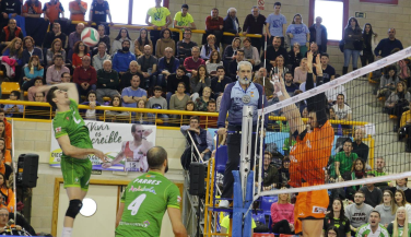 La Superliga Masculina lucha en tres frentes por un intenso fin de temporada regular