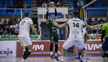 Unicaja Costa de Almería rota y se mantiene invicto tras doblegar a Textil Santanderina 