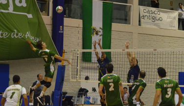 Unicaja Almería se impone por 3-0 a Textil Santanderina La Gallofa en un partido en el que impuso su