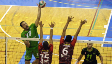 Unicaja Almería se mantiene sin ceder un set