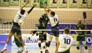 Unicaja Costa de Almería nivela la balanza y mira hacia arriba tras derrotar a Vóley Textil
