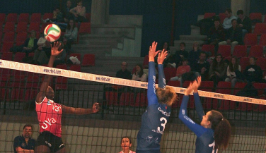 Feel Volley Alcobendas levanta un muro ante Universidad de Valladolid