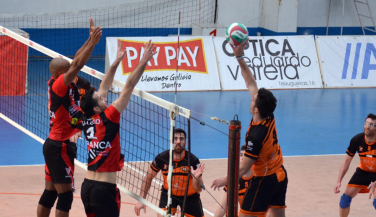 Club Vigo Voleibol se impone a Hotel Río Carnaval de Badajoz 3-1