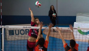 Cómodo triunfo de Club Vigo Voleibol