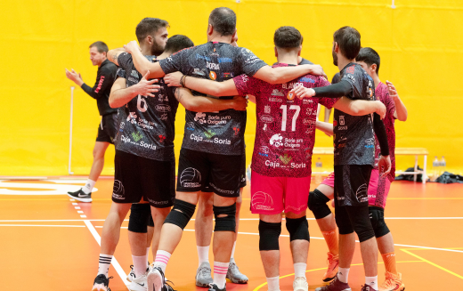 Moreno Sáez Sporting supera a Coslada (3-1) en Los Pajaritos y se sitúa líder de la Primera División